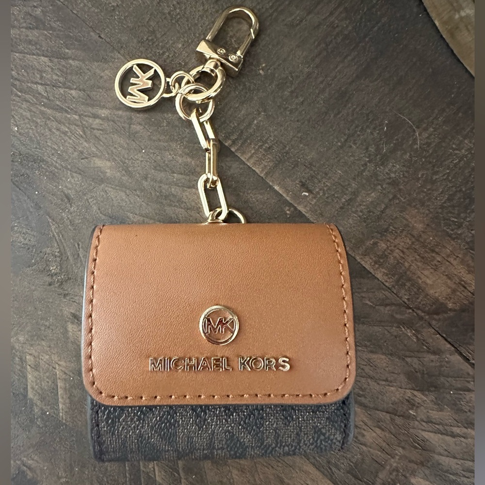 Michael Kors AirPods Case